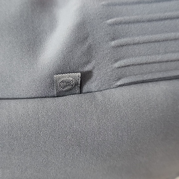 Lululemon Shaped Jacket Expression in Sterling EUC - Picture 7 of 11